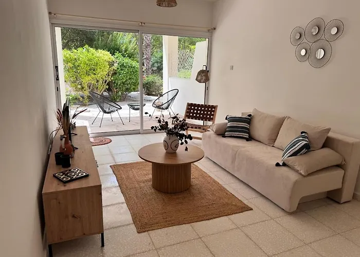 - Paradise Gdns 1br With Pool, Terrace, Parking 아파트