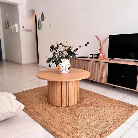 Apartment - Paradise Gdns 1br With Pool, Terrace, Parking *