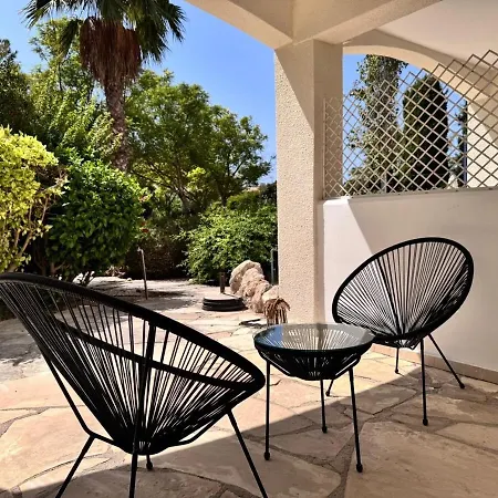 - Paradise Gdns 1br With Pool, Terrace, Parking Apartment
