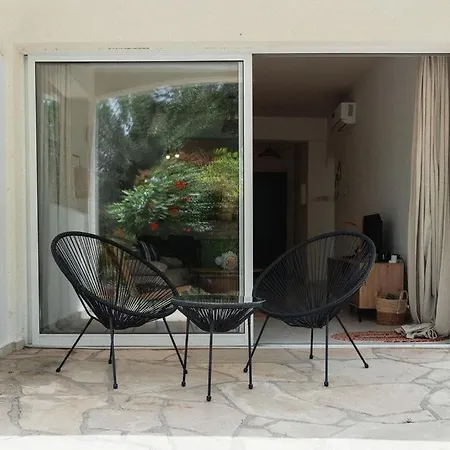 Apartment - Paradise Gdns 1br With Pool, Terrace, Parking Paphos