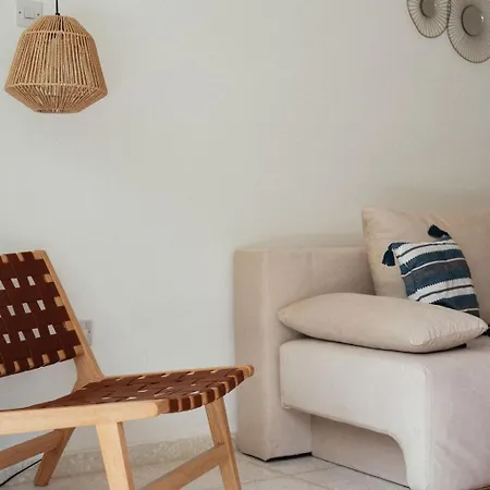 - Paradise Gdns 1br With Pool, Terrace, Parking