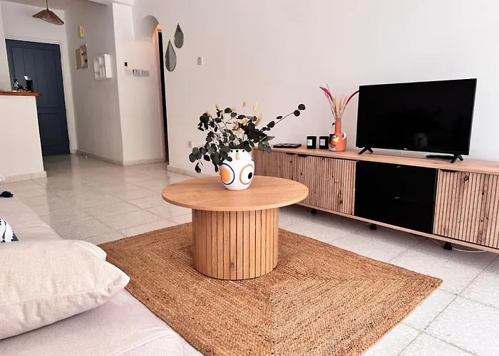 Appartement - Paradise Gdns 1br With Pool, Terrace, Parking *