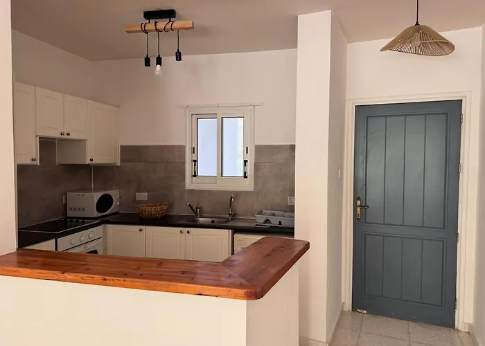 - Paradise Gdns 1br With Pool, Terrace, Parking *