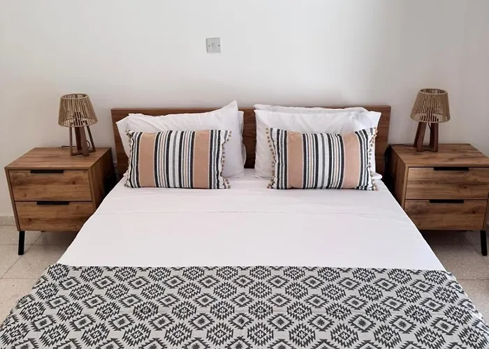 - Paradise Gdns 1br With Pool, Terrace, Parking * Paphos